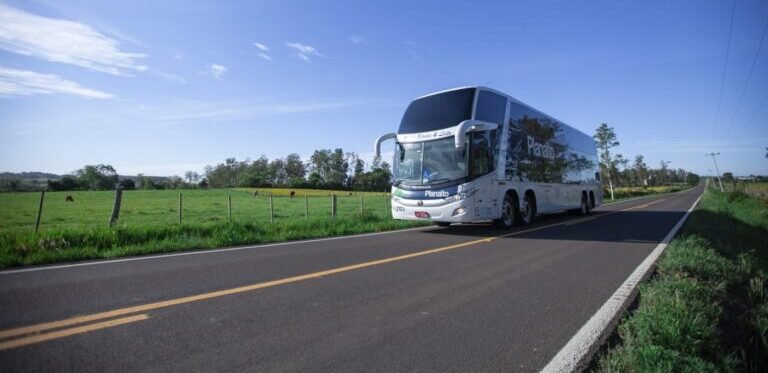 Ônibus na estrada